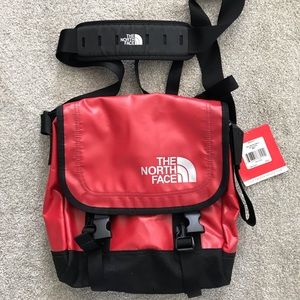 north face base camp messenger